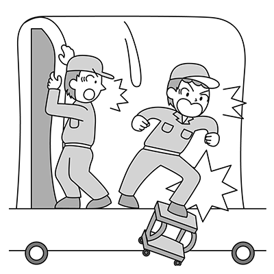 台車上での作業中、台車から踏み台代わりにしていた作業用椅子に降りようとしたところ、踏み台が不安定で転落しそうになった